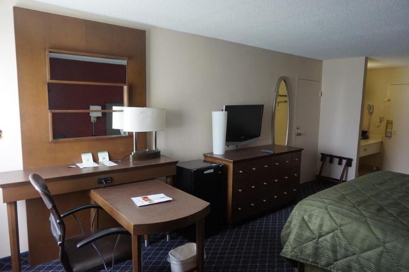 Motel 6 Rochester - Airport Exterior photo